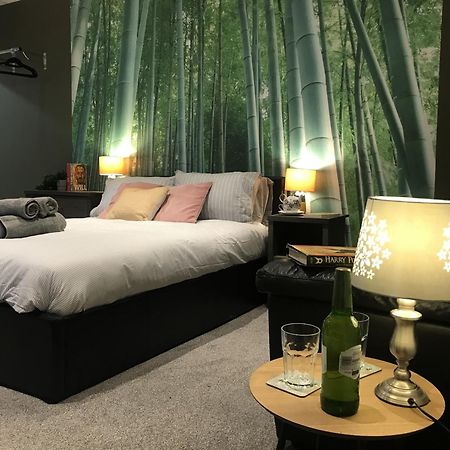 Contemporary 1 Bed Studio For Comfy Stay In 위건 외부 사진
