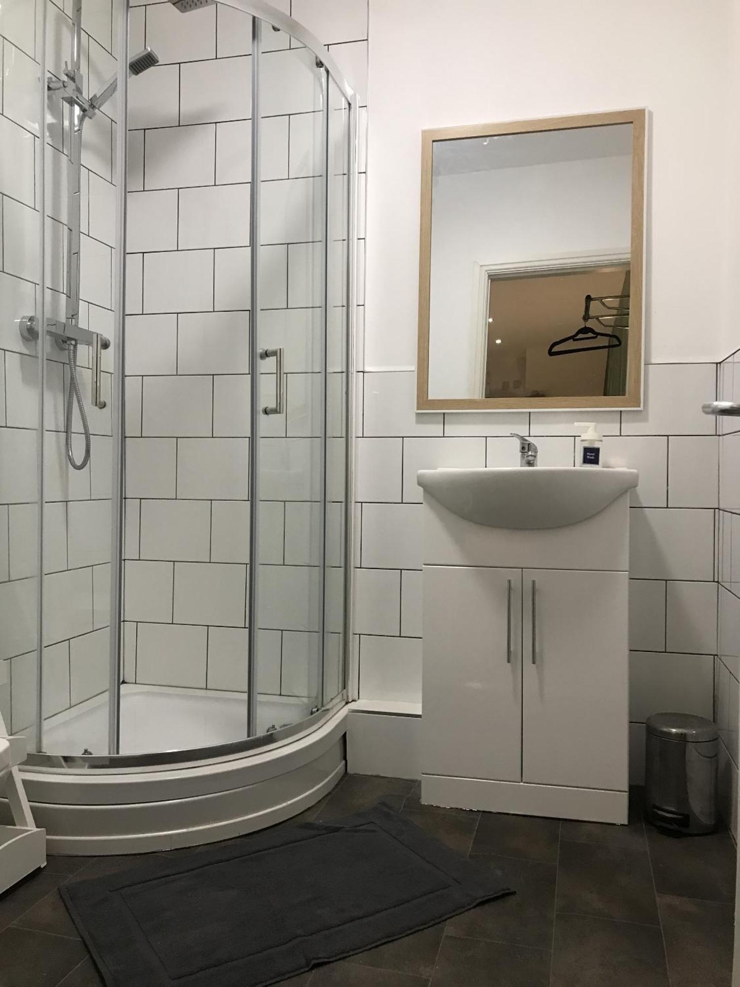 Contemporary 1 Bed Studio For Comfy Stay In 위건 외부 사진